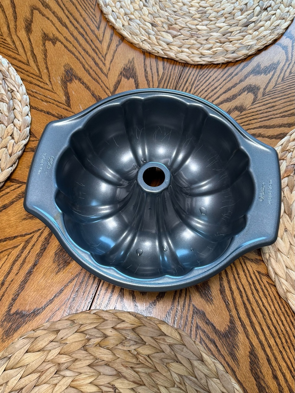 Wilton Bundt Cake Pan - Gray